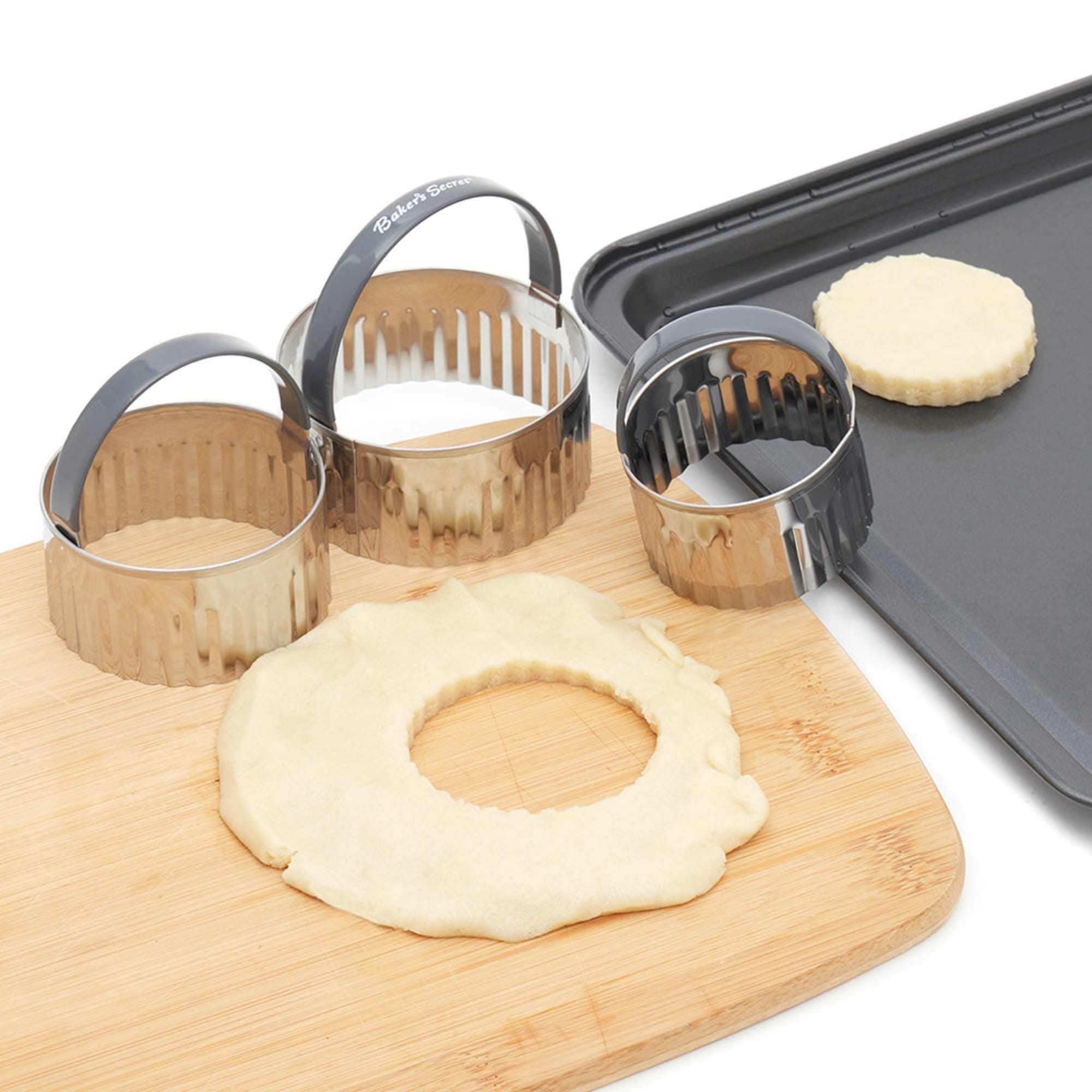 Baker's Secret 3-Piece Round Scalloped Cookie Cutters $4.00 EACH, CASE PACK OF 48