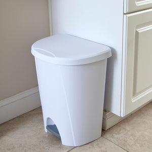 Sterilite 6.6 Gallon / 25 Liter StepOn Wastebasket White $15.00 EACH, CASE PACK OF 4