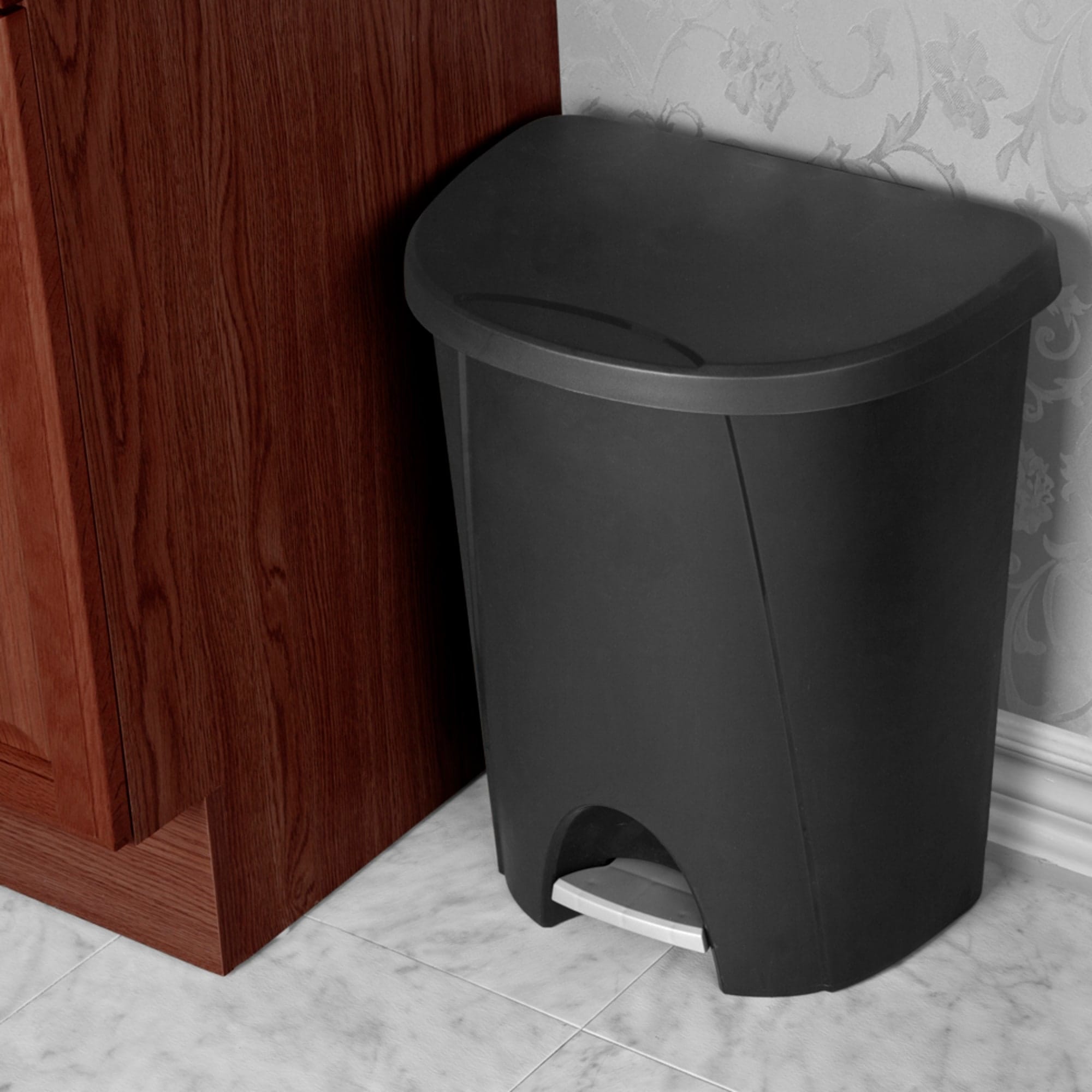 Sterilite 6.6 Gallon / 25 Liter StepOn Wastebasket Black $15.00 EACH, CASE PACK OF 4