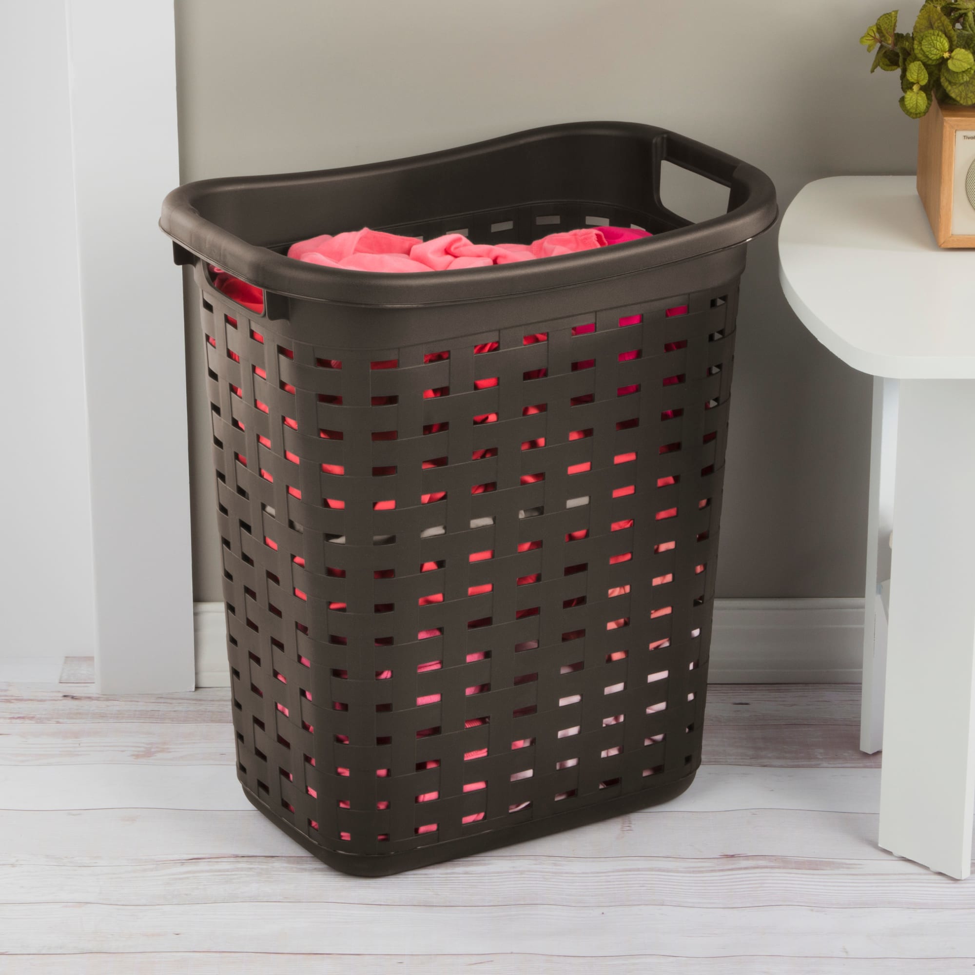 Sterilite Weave Laundry Hamper / Espresso $20.00 EACH, CASE PACK OF 4